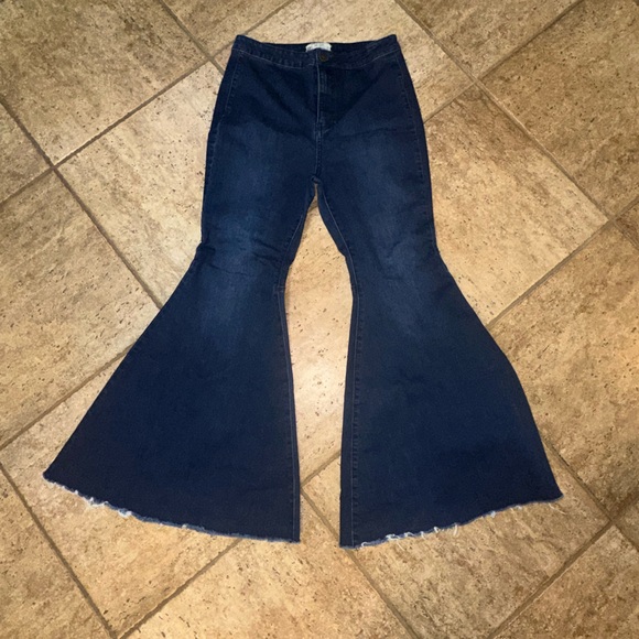 FREE PEOPLE Extra Wide Flare High Rise Boho Country Just Float On Jean 31 Short - Picture 5 of 6